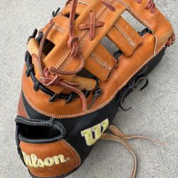 Wilson A2000 Baseball First Baseman Glove In Excellent Condition Have More Equipment Available 