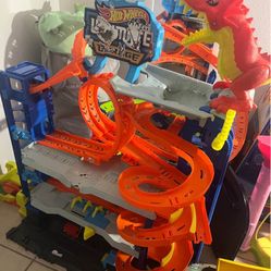 Hot wheels ultimate garage