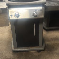 Weber Three And Side Burner Grill $325 With Brand New Full Tank