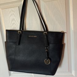 Michael Kors Jet Set leather handbag