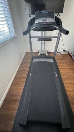 Moving Sale — NordicTrack T 6.5 Si Treadmill — Like New