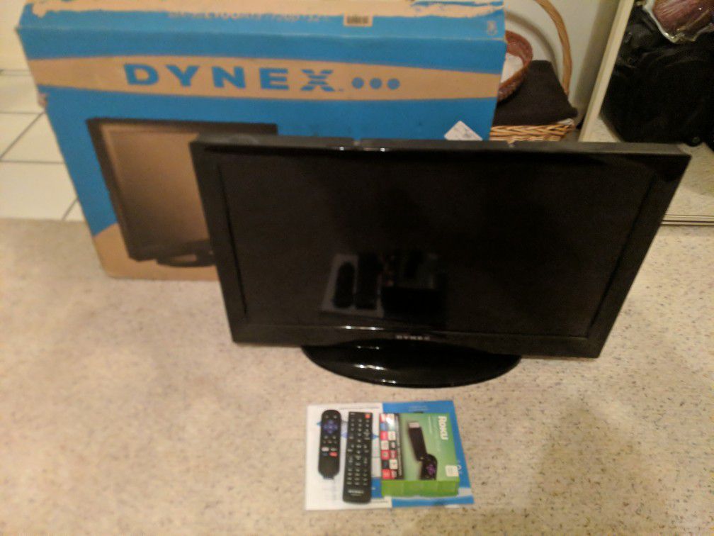 Dynex 32" HD TV + Roku Streaming Stick