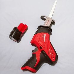 Milwaukee Hack Saw M12 Comes With Batterie & Blade