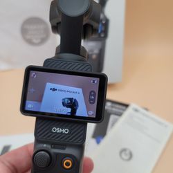DJI Osmo Pocket 3 Handheld Camera 3
