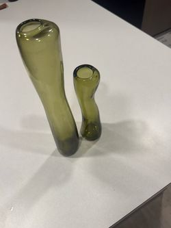 Two nice green vases