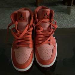 Jordan 1 Mids