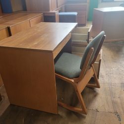 COMPLETE DESKT AND CHAIR SETTING (HOME 84)