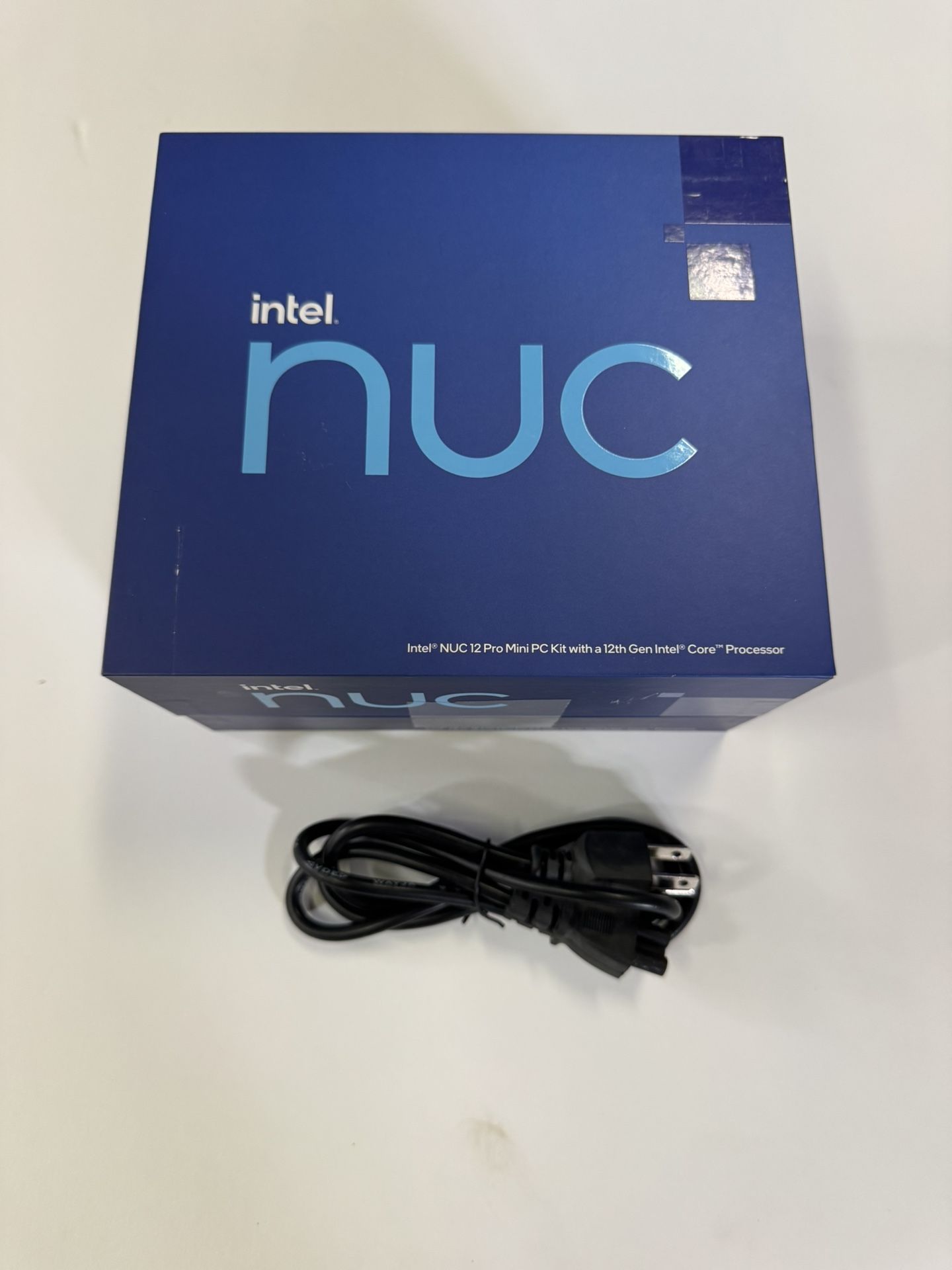 [SEALED NEW] Preconfigured Intel NUC 12 Pro NUC12WSKv7 Mini Desktop Computer (windows 10 Pro, 32gb Ram, 1TB SSD)