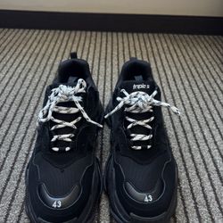 Men’s Shoes Size 10