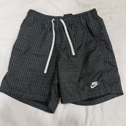 Nike Sportswear - S - Green 