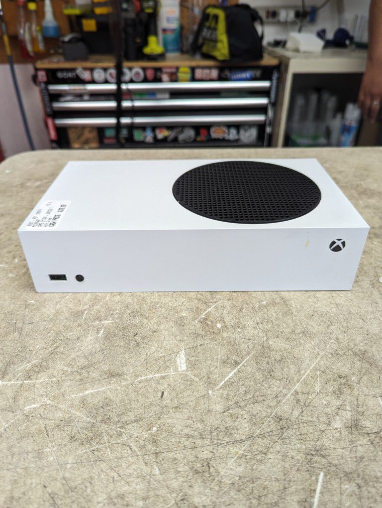 Xbox Series S W/Controller 