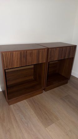 SET OF 2 BED SIDE TABLES