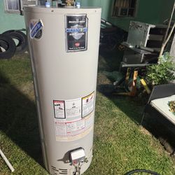 40 Gal Water Heater 