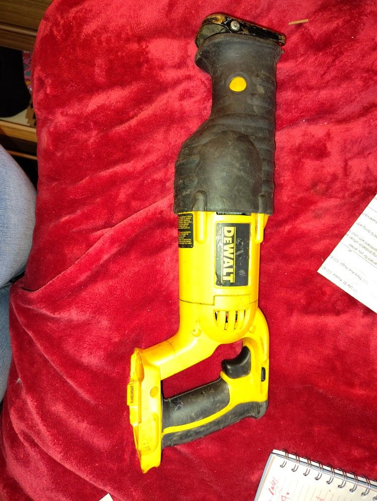DeWalt Sawza