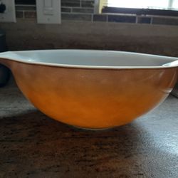 Pyrex Vintage Bowl 4qts 