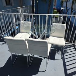 Glass Table And Chairs 