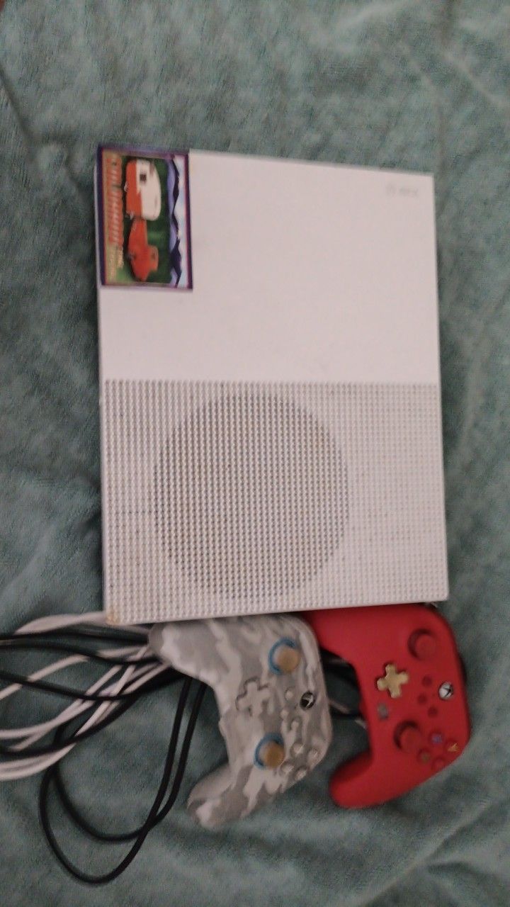 Xbox One S with 2 Controllers and all cords