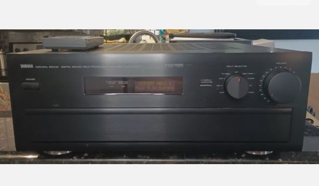 Yamaha DSP A1000 Natural Sound Field Processing Amplifier 2cerwin Vega S Series Speakers