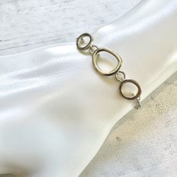 Avon Silver Tone Bracelet 