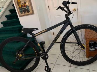 THRONE 29 INCH WHEELIE BIKE