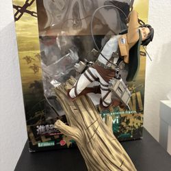 Kotobukiya Attack on Titan 1/8 Scale Levi Statue (incomplete)