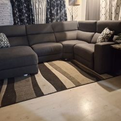 Beautiful 4 Piece Sectional With Double Recliner 