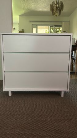 Three drawer dresser