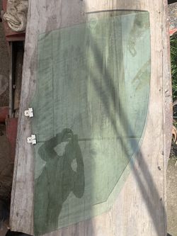 2019-2021 door glass front right Subaru Forester 