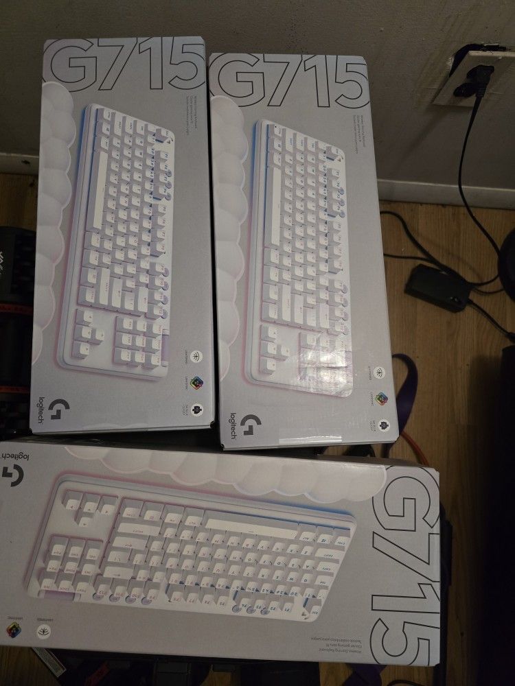 Wireless Gaming Keyboard G715