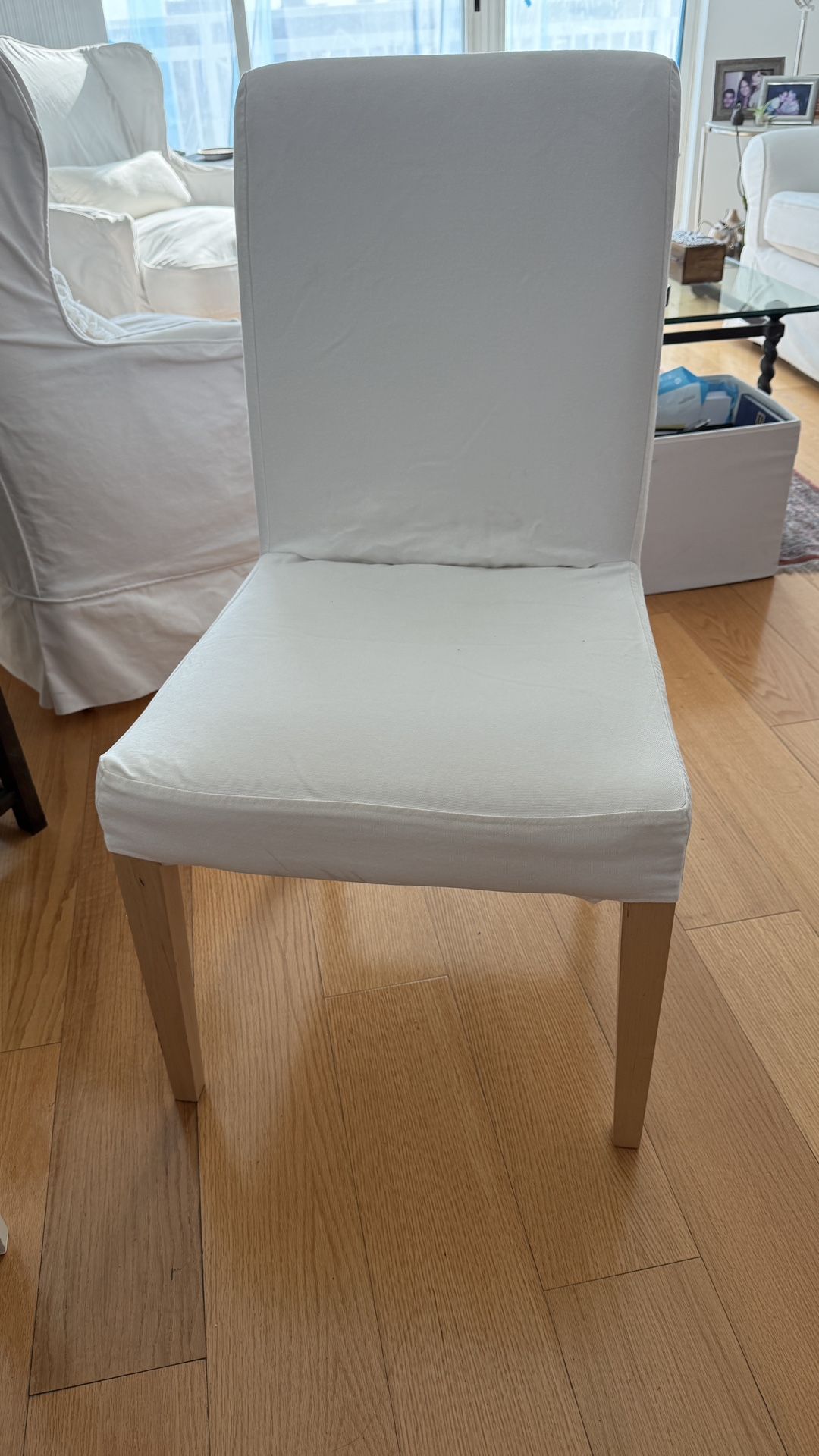 FREE CHAIRS AND DINNING TABLE