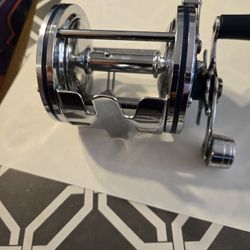 Olympic  Dolphin 625LW Level wind Reel Pick Up Only