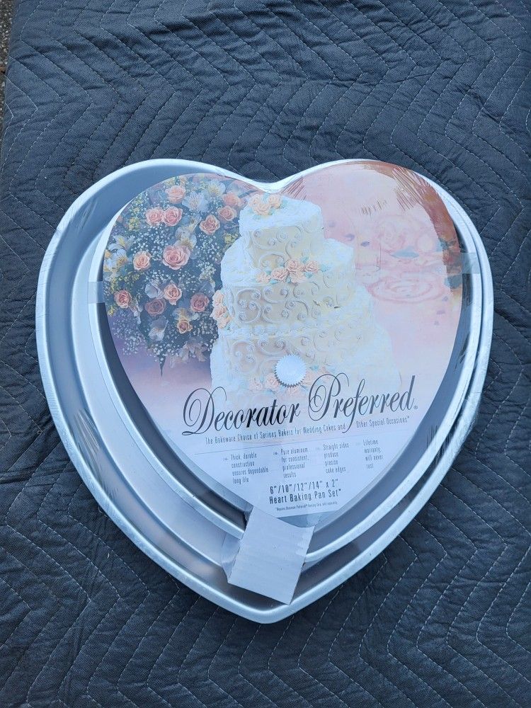 Wilton 4pc Heart Baking Pans