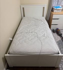 Twin bed 🛏️ with drawers ikea