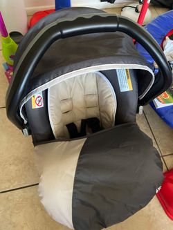 Infant Car Seat with Canopy and Insert