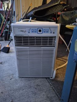 Frigidaire A.c. model FAK124R1V