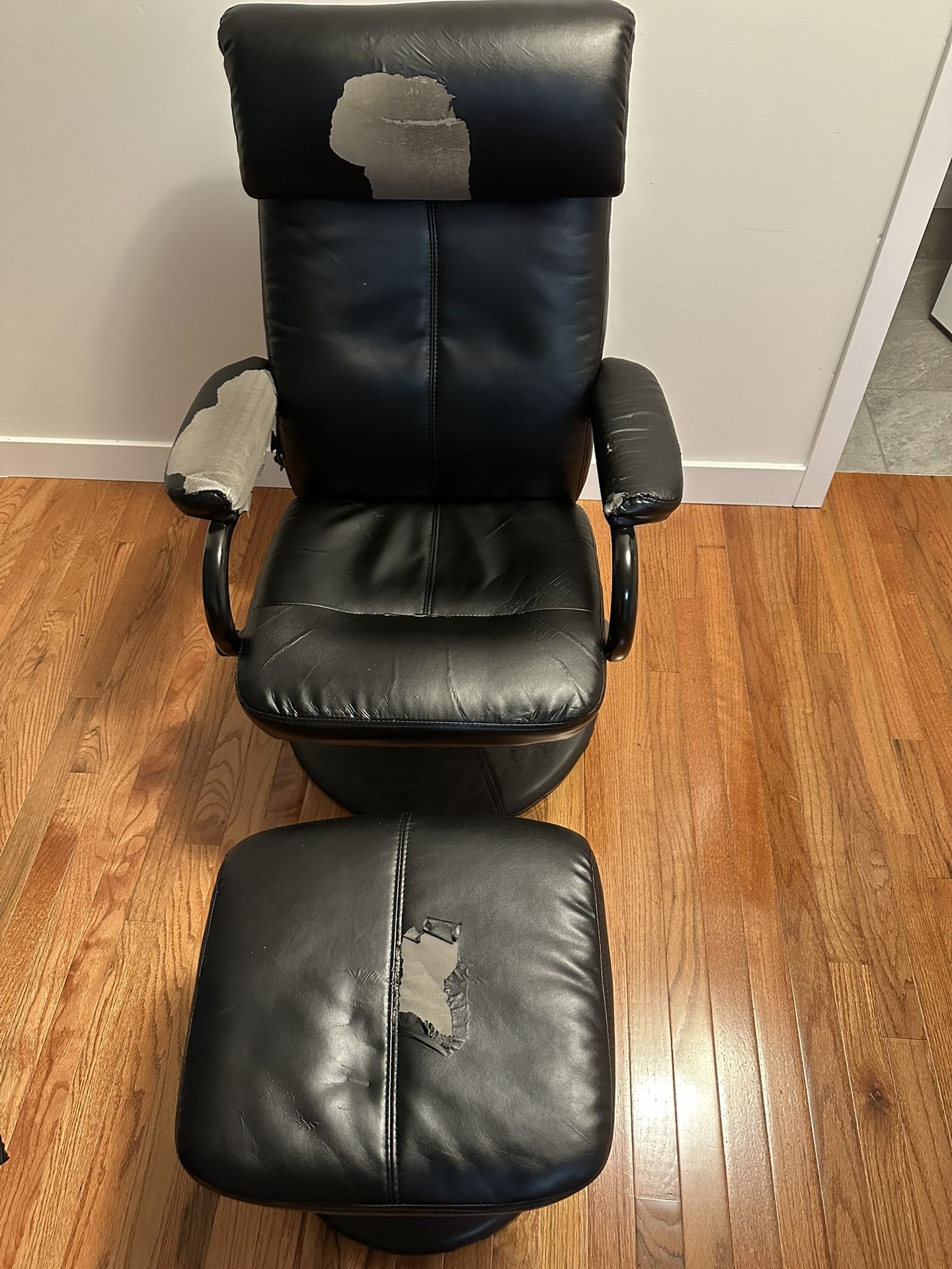 Chair With Leg Rest