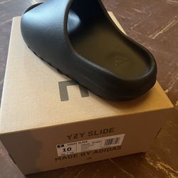 Yeezy Slides Onyx Size 10