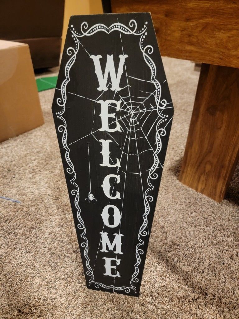 Halloween Welcome Standup Sign