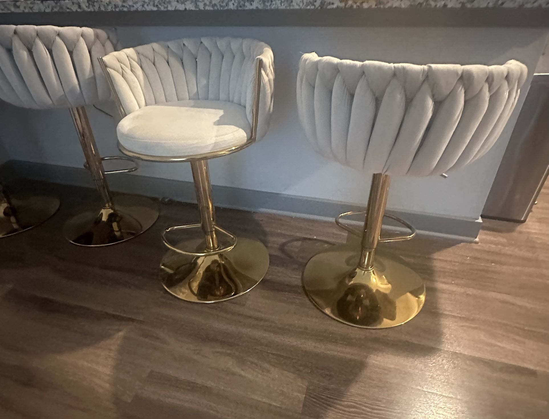 Bar stools (4)