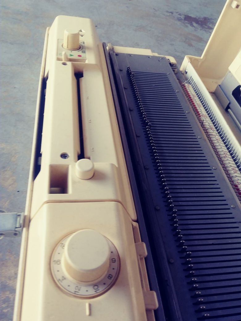 Brother Knitting machine Model KH-881