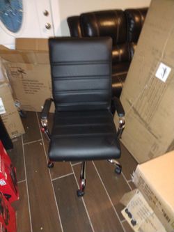 Leather Executive Swivel Chair 
