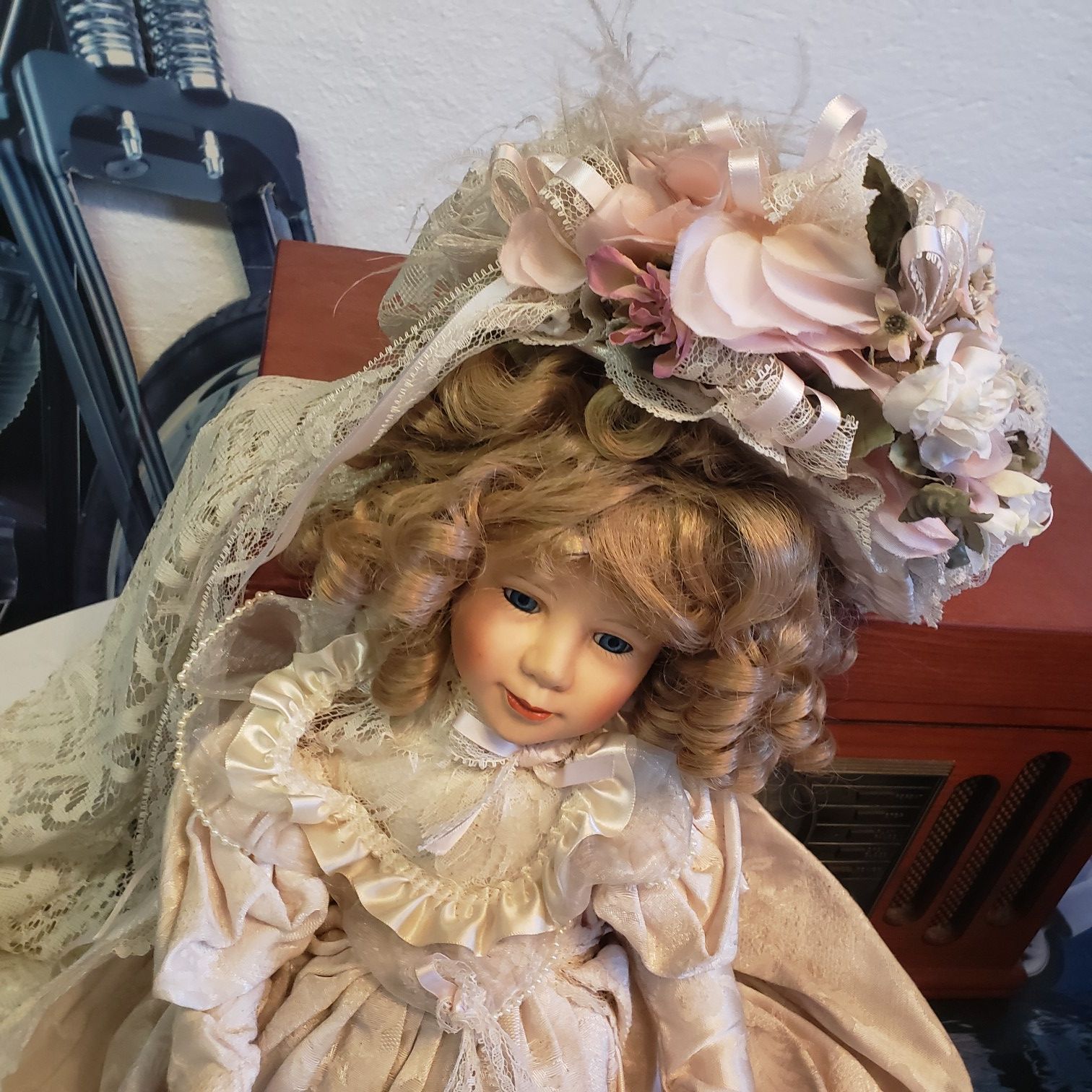 Old doll. Nice.