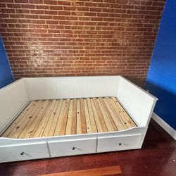 Twin Bed With 3 Drawers 