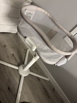 Halo BassiNest Swivel Sleeper - Baby Bassinet