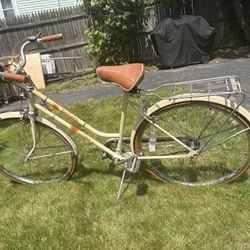 🌼 Vintage Huffy Sahara Cruiser Bike – Retro Vibes! 🌼