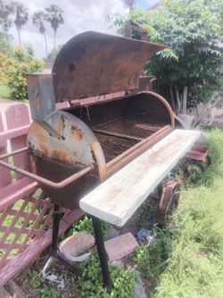 Bbq pit with smoker