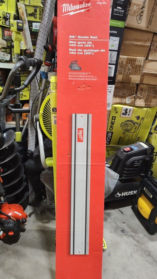 MILWAUKEE 55"IN TRACK GUIDE RAIL NEW