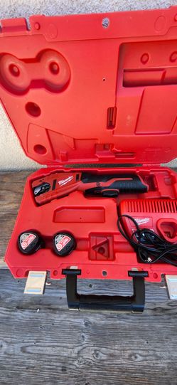 Milwaukee Cooper Cutter Tool two battery charger