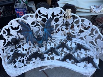 Spiders, Bat, and Skeleton Key Holder Halloween Decorations