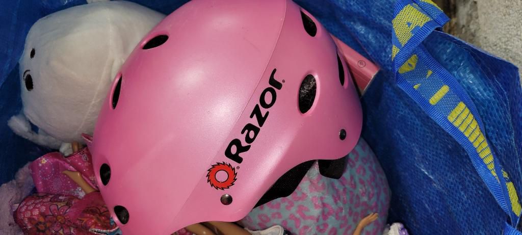 2 Pink Girls Razor Helmets 